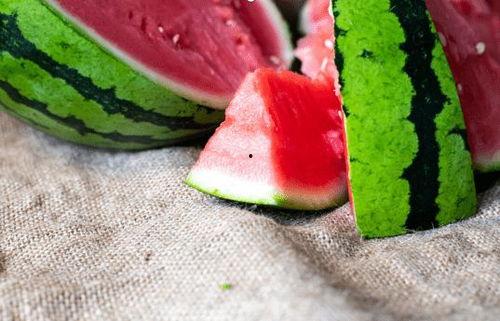 吃瓜伤肠胃,揭秘吃瓜伤肠胃的真相与预防措施