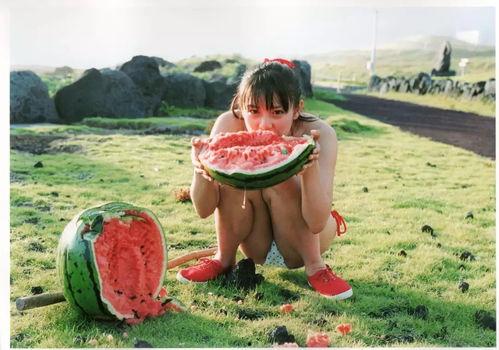 美女奇葩吃瓜大全,揭秘娱乐圈那些鲜为人知的幕后故事