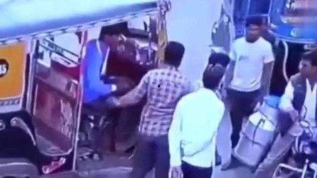 吃瓜打架斗殴网站视频大全